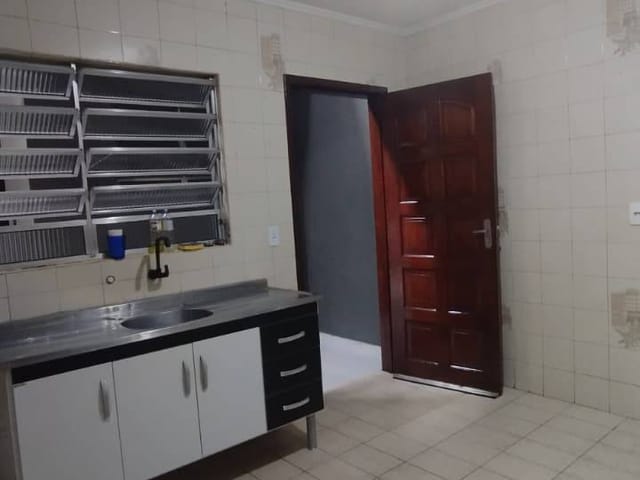 Sobrado 3 quartos e 4 banheiros, para alugar, no bairro Jardim Rina em Santo André