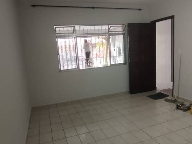 Sobrado 3 quartos e 4 banheiros, para alugar, no bairro Jardim Rina em Santo André
