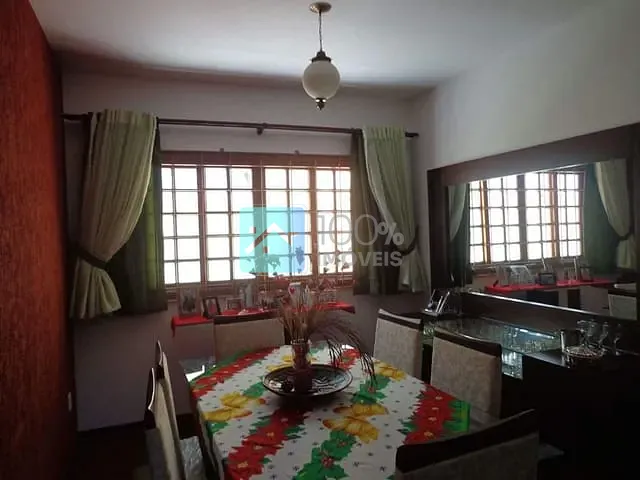 Sobrado com 450m² 3 quartos e 1 banheiro, à venda, no bairro Jardim Esplanada em São José dos Campos