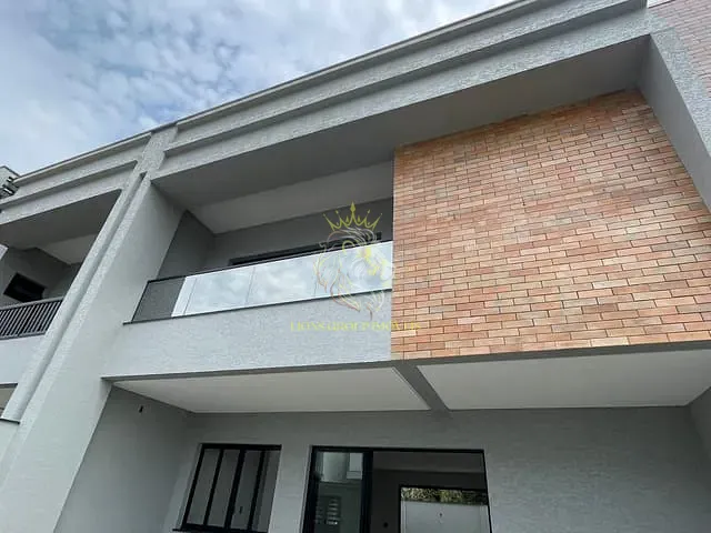 Sobrado 3 quartos e 4 banheiros, à venda, no bairro Areias em Camboriú