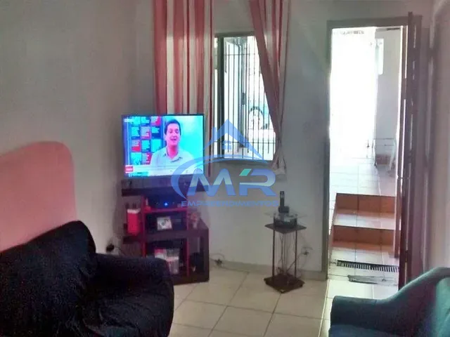 Sobrado 2 quartos e 2 banheiros, à venda, no bairro Vila Paranaguá em São Paulo