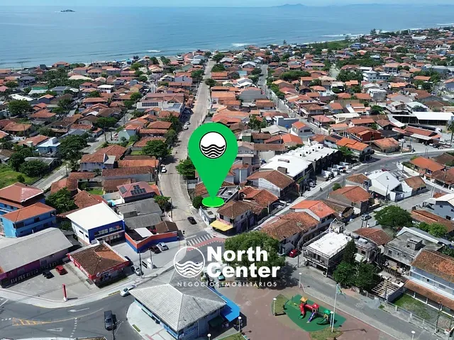 Sobrado com 203m² 3 quartos e 2 banheiros, à venda, no bairro Centro em Balneário Barra do Sul