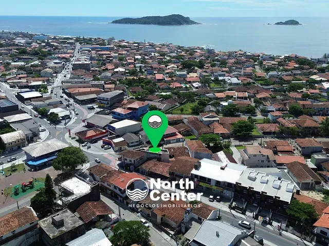 Sobrado com 203m² 3 quartos e 2 banheiros, à venda, no bairro Centro em Balneário Barra do Sul