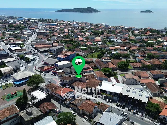 Sobrado com 203m² 3 quartos e 2 banheiros, à venda, no bairro Centro em Balneário Barra do Sul