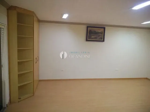 Sobrado com 377m² 3 quartos e 3 banheiros, à venda, no bairro Centro em Artur Nogueira