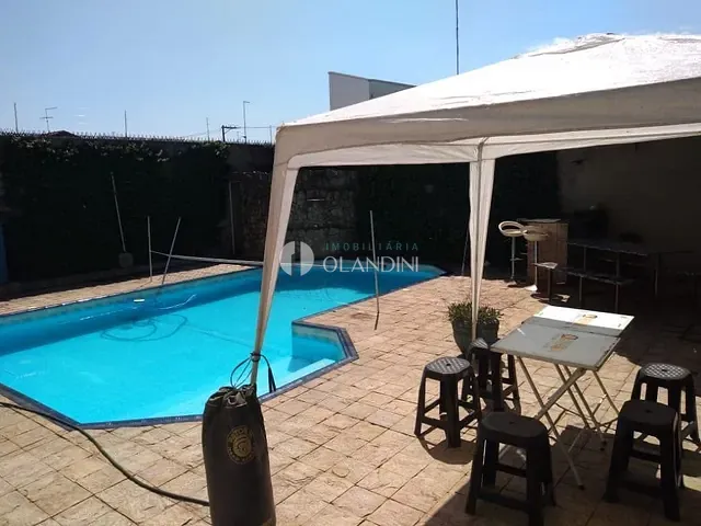 Sobrado com 377m² 3 quartos e 3 banheiros, à venda, no bairro Centro em Artur Nogueira