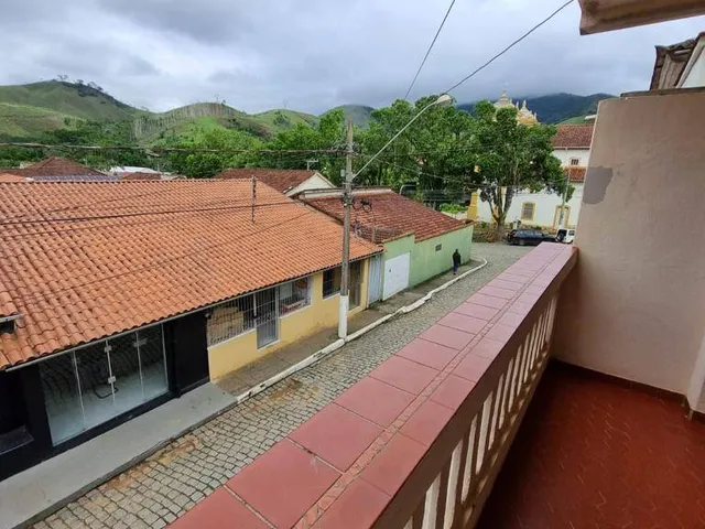 Sobrado com 449m² 6 quartos e 2 banheiros, à venda, no bairro Centro em São José do Barreiro