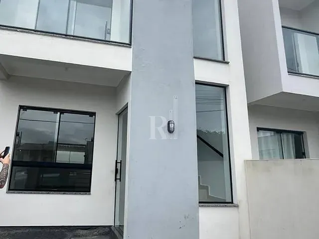 Sobrado 2 quartos e 3 banheiros, à venda, no bairro Universitário em Tijucas