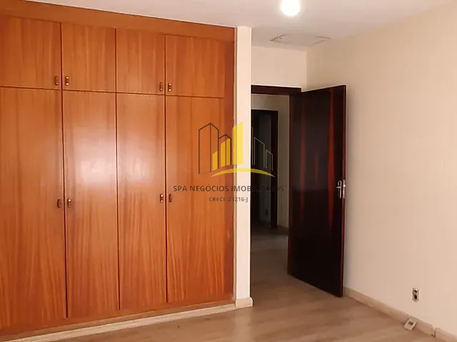 Sobrado com 184m² 3 quartos e 3 banheiros, à venda, no bairro Vila Nhocune em São Paulo