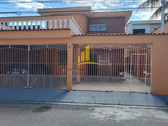 Sobrado com 184m² 3 quartos e 3 banheiros, à venda, no bairro Vila Nhocune em São Paulo