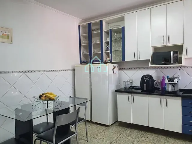 Sobrado com 300m² 3 quartos e 2 banheiros, à venda, no bairro Loteamento Residencial Andrade em Pindamonhangaba
