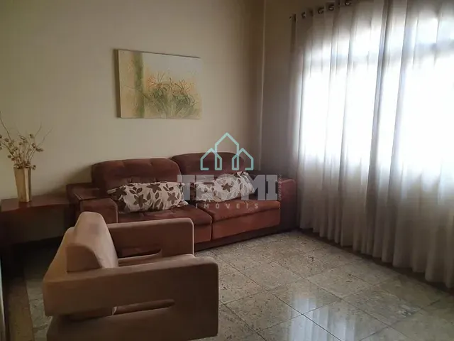 Sobrado com 300m² 3 quartos e 2 banheiros, à venda, no bairro Loteamento Residencial Andrade em Pindamonhangaba