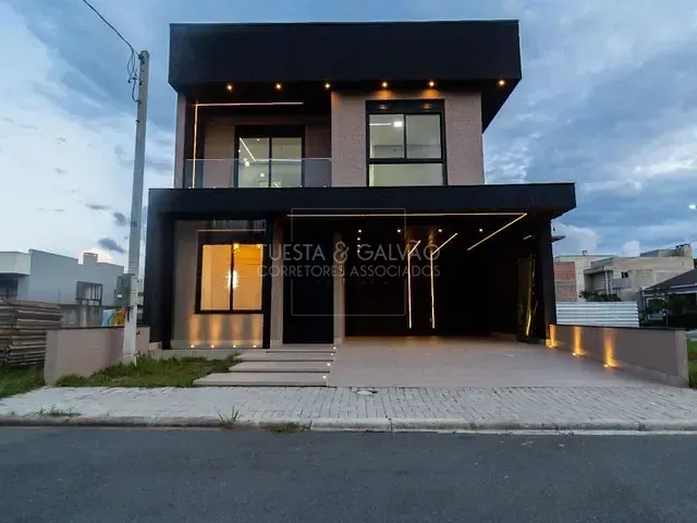 Sobrado com 162m² 3 quartos e 4 banheiros, à venda, no bairro Umbará em Curitiba