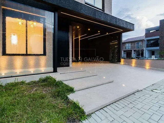 Sobrado com 162m² 3 quartos e 4 banheiros, à venda, no bairro Umbará em Curitiba