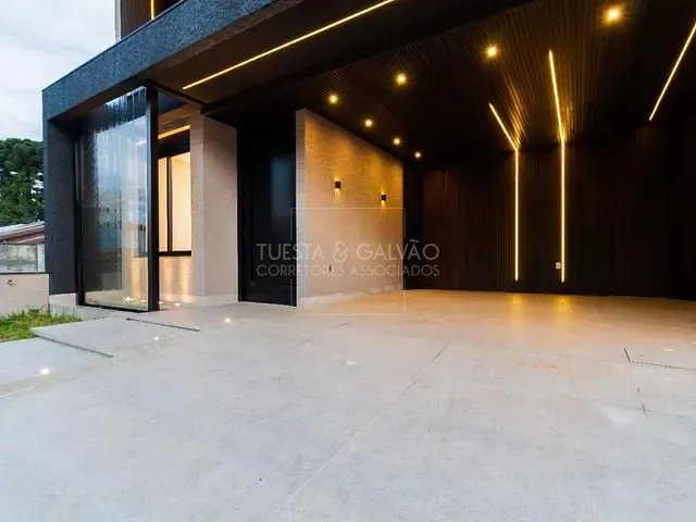 Sobrado com 162m² 3 quartos e 4 banheiros, à venda, no bairro Umbará em Curitiba