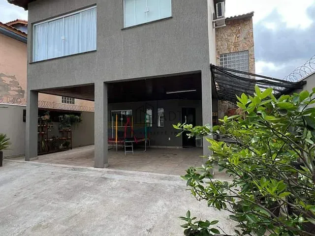 Sobrado com 250m² 3 quartos e 2 banheiros, à venda, no bairro Vila Suissa em Mogi das Cruzes