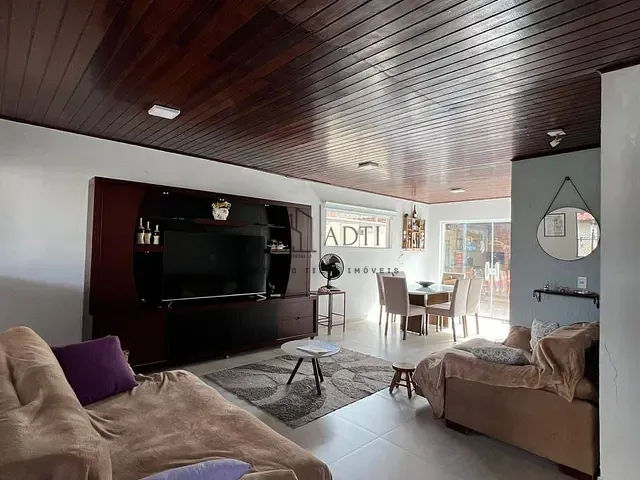 Sobrado com 250m² 3 quartos e 2 banheiros, à venda, no bairro Vila Suissa em Mogi das Cruzes