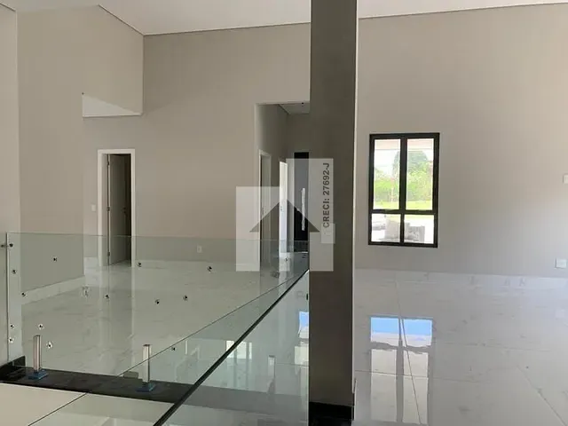 Sobrado com 510m² 4 quartos e 6 banheiros, à venda, no bairro Vila Hortolândia em Jundiaí