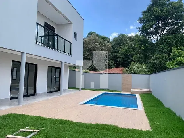 Sobrado com 510m² 4 quartos e 6 banheiros, à venda, no bairro Vila Hortolândia em Jundiaí