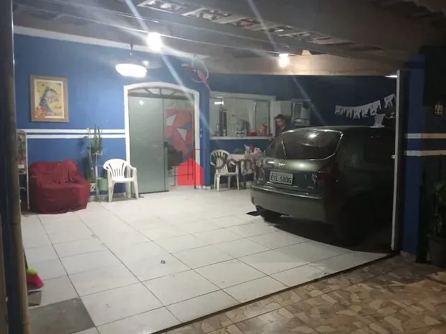 Sobrado 3 quartos e 1 banheiro, à venda ou para alugar, no bairro Feital em Pindamonhangaba