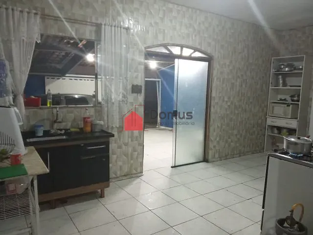 Sobrado 3 quartos e 1 banheiro, à venda ou para alugar, no bairro Feital em Pindamonhangaba