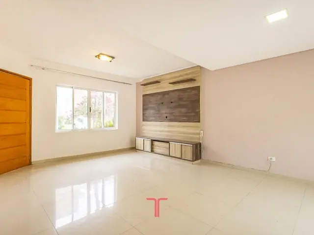 Sobrado com 171m² 3 quartos e 3 banheiros, à venda, no bairro Cachoeira em Curitiba