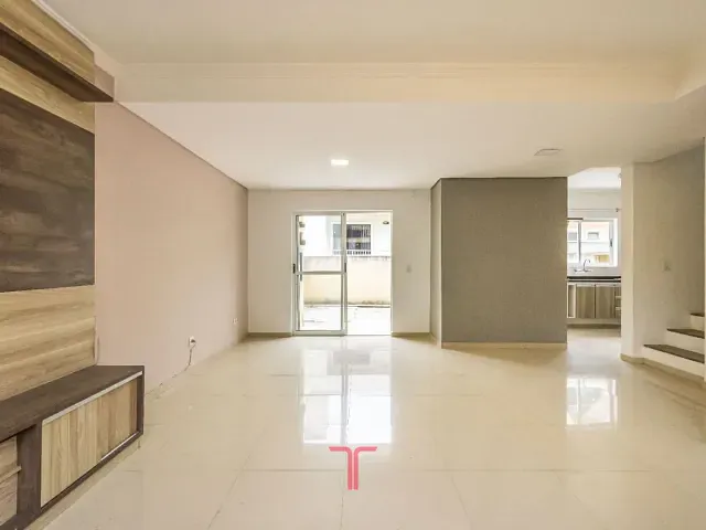 Sobrado com 171m² 3 quartos e 3 banheiros, à venda, no bairro Cachoeira em Curitiba