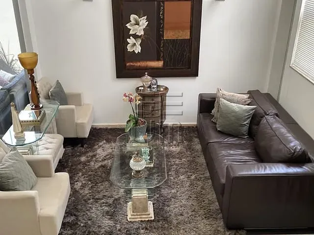 Casa com 575m² 4 quartos e 7 banheiros, à venda, no bairro Esperança em Londrina