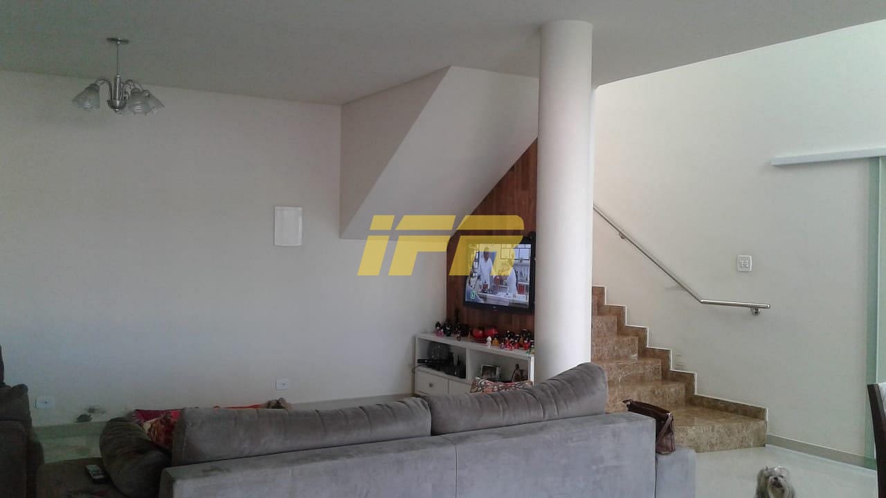 Sobrado, 3 quartos, 313 m² - Foto 1
