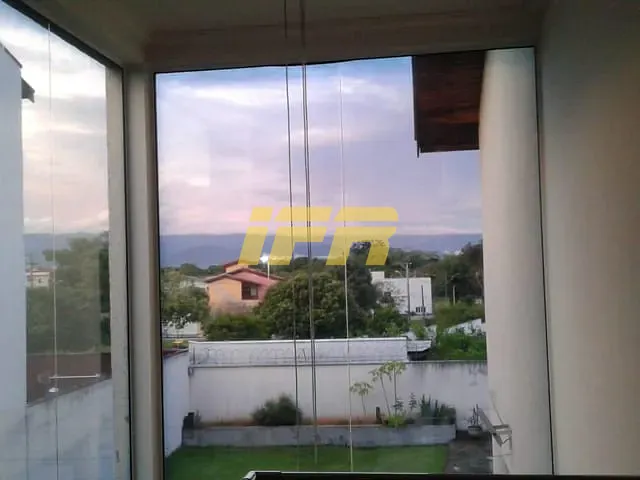 Sobrado com 583m² 3 quartos e 3 banheiros, à venda, no bairro Jardim dos Estados em Taubaté