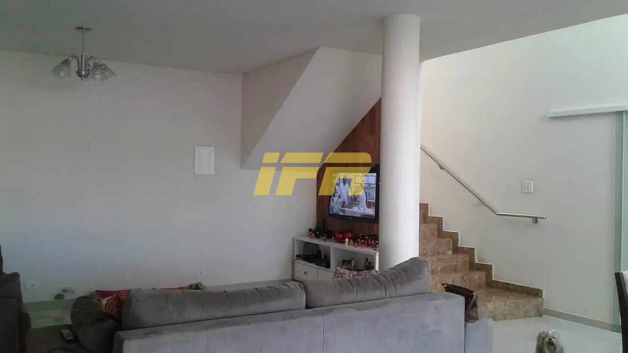 Sobrado, 3 quartos, 313 m² - Foto 1