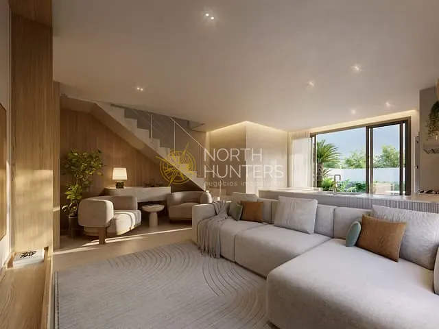 Sobrado com 225m² 3 quartos e 3 banheiros, à venda, no bairro Cachoeira do Bom Jesus em Florianópolis