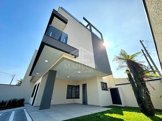 Sobrado com 170m² 3 quartos e 4 banheiros, à venda, no bairro Boneca do Iguaçu em São José dos Pinhais