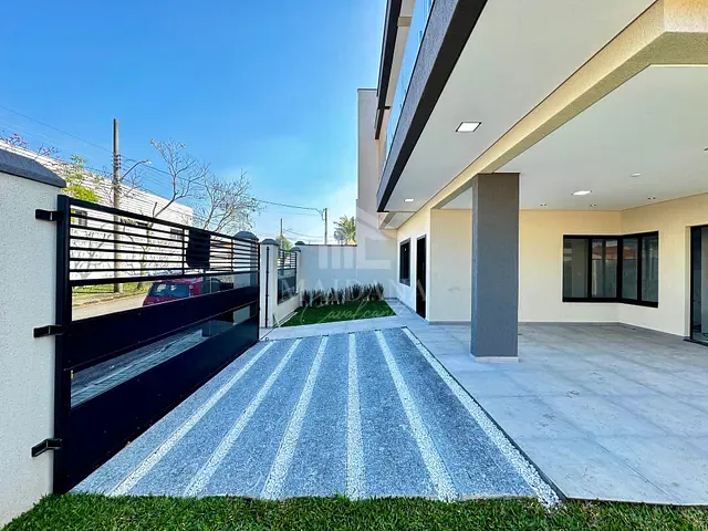 Sobrado com 170m² 3 quartos e 4 banheiros, à venda, no bairro Boneca do Iguaçu em São José dos Pinhais