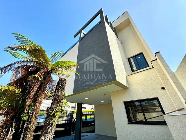 Sobrado com 170m² 3 quartos e 4 banheiros, à venda, no bairro Boneca do Iguaçu em São José dos Pinhais