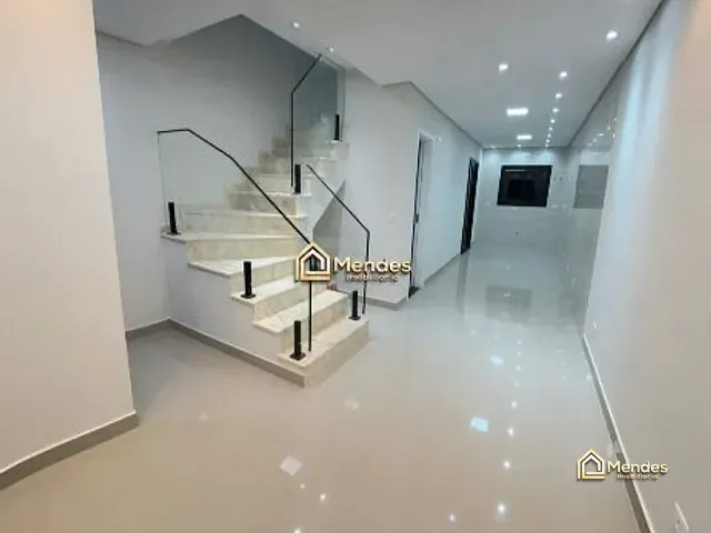 Sobrado com 84m² 3 quartos e 2 banheiros, à venda, no bairro Sítio Cercado em Curitiba