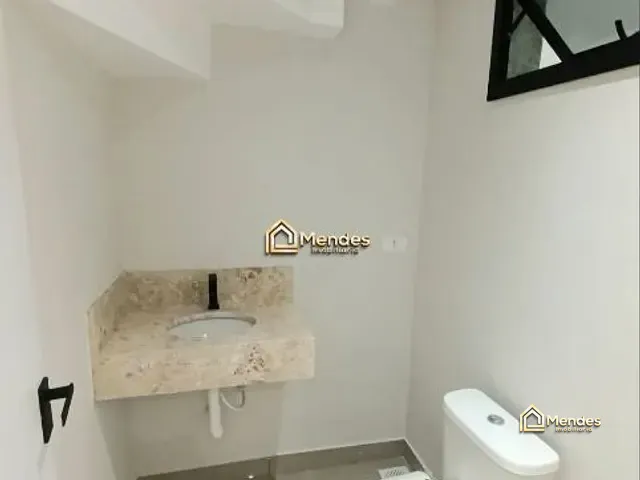 Sobrado com 84m² 3 quartos e 2 banheiros, à venda, no bairro Sítio Cercado em Curitiba