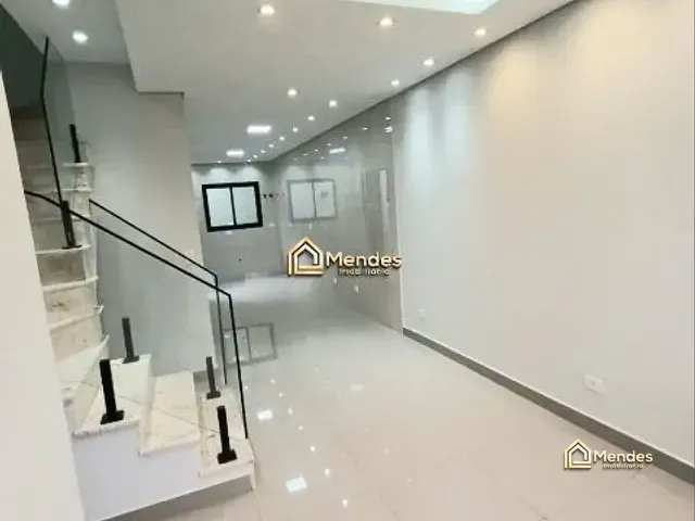 Sobrado com 84m² 3 quartos e 2 banheiros, à venda, no bairro Sítio Cercado em Curitiba