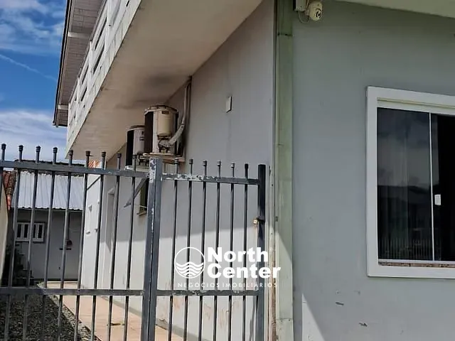 Sobrado com 403m² 4 quartos e 3 banheiros, à venda, no bairro Fátima em Joinville