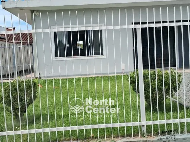 Sobrado com 403m² 4 quartos e 3 banheiros, à venda, no bairro Fátima em Joinville