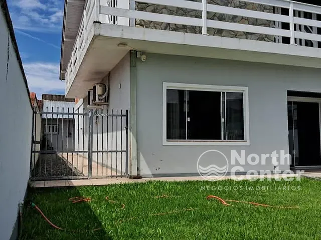 Sobrado com 403m² 4 quartos e 3 banheiros, à venda, no bairro Fátima em Joinville