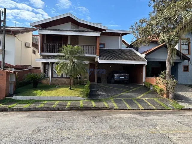Sobrado com 360m² 4 quartos e 4 banheiros, à venda, no bairro Jardim das Colinas em São José dos Campos