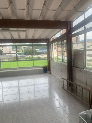 Sobrado com 100m² 3 quartos e 2 banheiros, à venda, no bairro Ponte Alta em Aparecida