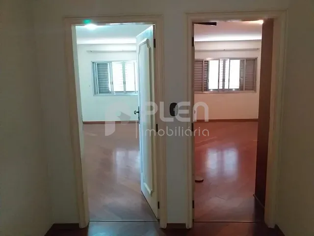 Sobrado com 440m² 3 quartos e 4 banheiros, à venda, no bairro Jardim Leonor Mendes de Barros em São Paulo