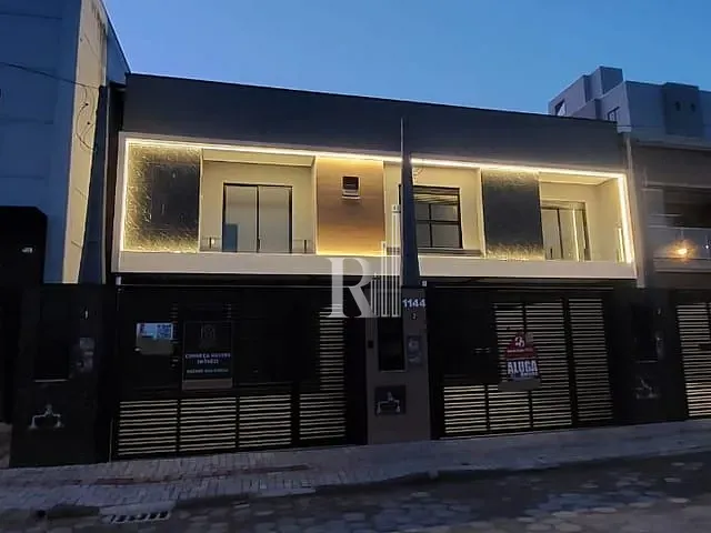 Sobrado com 170m² 3 quartos e 3 banheiros, à venda, no bairro Morretes em Itapema