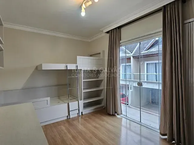 Sobrado com 164m² 3 quartos e 3 banheiros, para alugar, no bairro Uberaba em Curitiba