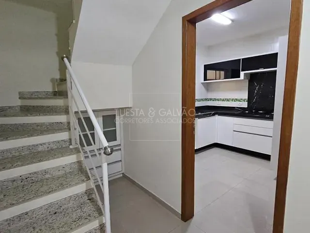 Sobrado com 164m² 3 quartos e 3 banheiros, para alugar, no bairro Uberaba em Curitiba