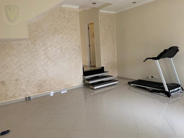 Sobrado com 200m² 3 quartos e 3 banheiros, para alugar, no bairro Parque dos Passaros em Extrema