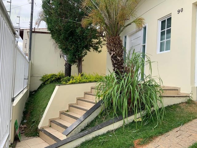 Sobrado com 200m² 3 quartos e 3 banheiros, para alugar, no bairro Parque dos Passaros em Extrema