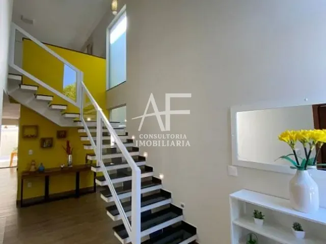 Sobrado com 550m² 3 quartos e 6 banheiros, à venda ou para alugar, no bairro Campos do Conde Versailles em Tremembé